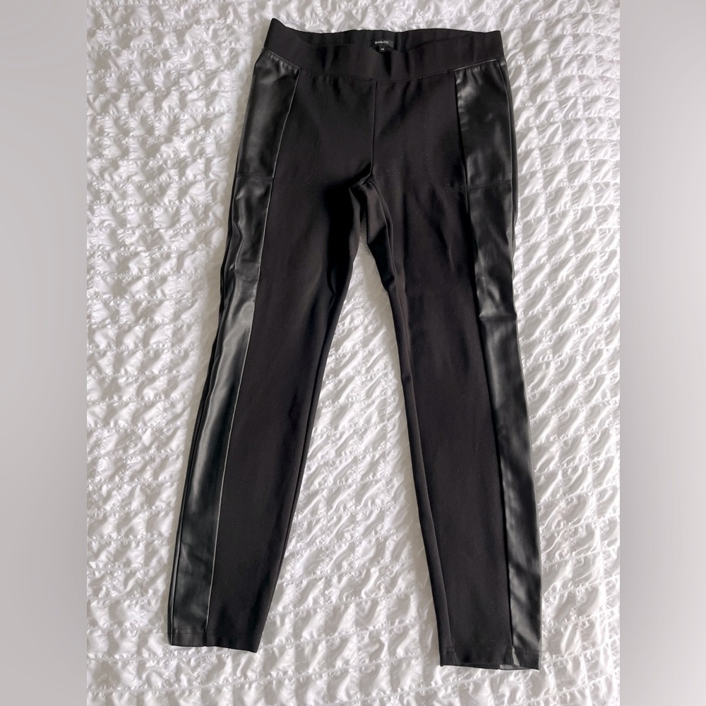 Woman’s Black Leggings